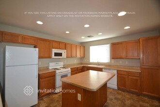 2108 Midas Touch Way in Las Vegas, NV - Building Photo - Building Photo