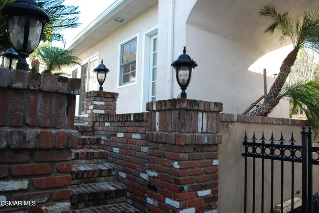 781 Calle Yucca in Thousand Oaks, CA - Building Photo - Building Photo