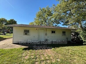 1422 Honeybee Dr in Dayton, OH - Building Photo - Building Photo