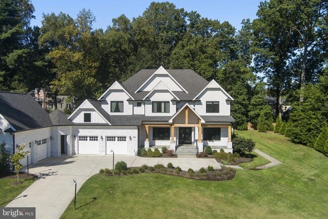 608 Walker Rd in Great Falls, VA - Building Photo - Building Photo