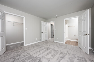 Arbor Lakes Apartments in Fort Wayne, IN - Building Photo - Interior Photo