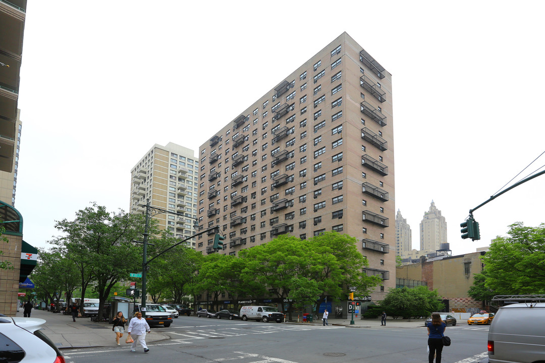 Turin House Apartments in New York, NY - Building Photo