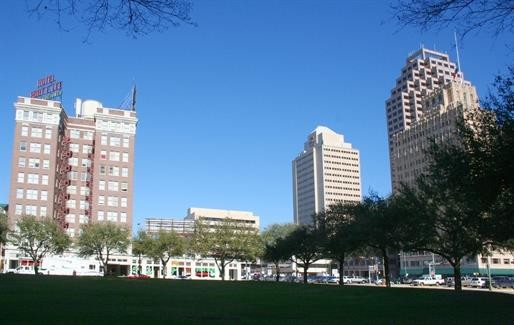 Robert E. Lee in San Antonio, TX - Building Photo