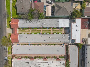 4212-4216 1/2 Lockwood Ave in Los Angeles, CA - Building Photo - Building Photo