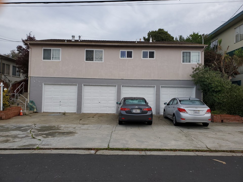 820 Lexington Ave in El Cerrito, CA - Building Photo