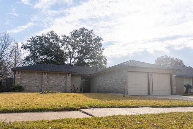 property at 2618 Heathergold Dr