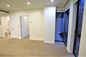 41-26 44th St in Queens, NY - Building Photo - Building Photo