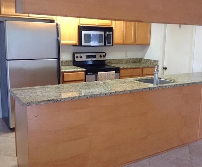 1305 Periwinkle Pl in Wellington, FL - Building Photo - Building Photo