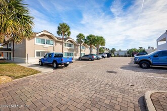 222 14th Ave S in Jacksonville Beach, FL - Building Photo - Building Photo