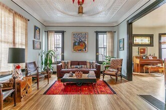 327 S Edgefield Ave in Dallas, TX - Building Photo - Building Photo