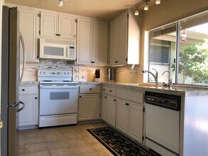 17477 Plaza Dolores in San Diego, CA - Building Photo - Building Photo