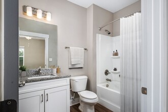 Grand Park Luxury Apartment Homes in Thomasville, GA - Building Photo - Interior Photo