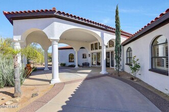 8171 E Whispering Wind Dr in Scottsdale, AZ - Building Photo - Building Photo