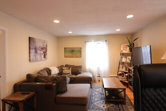 130 Saint Marys St, Unit 8 in Boston, MA - Building Photo - Building Photo
