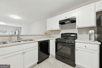 2017 Oak Park Ln in Decatur, GA - Building Photo - Building Photo