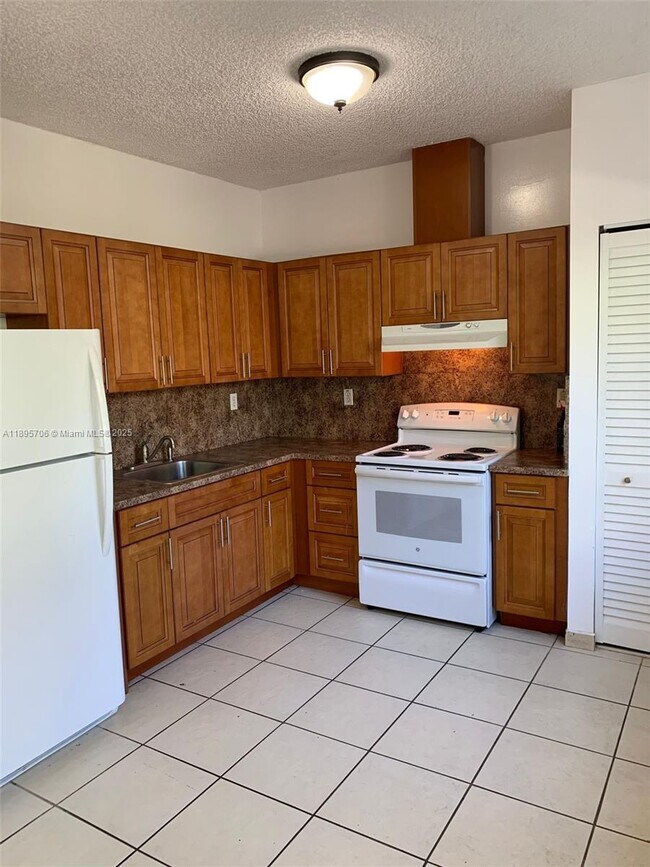 property at 452 SW 10th St