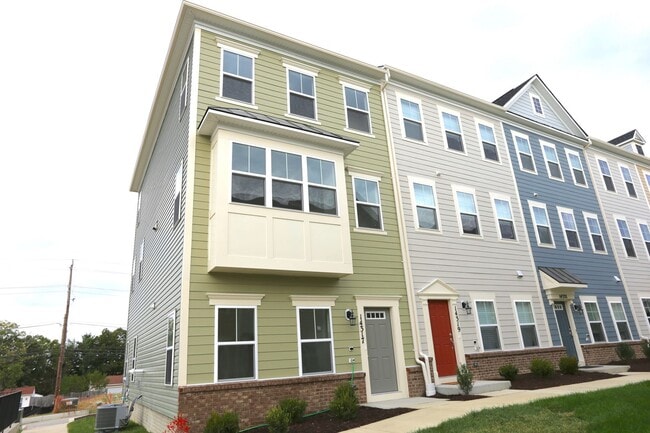 property at 14317 Summit View Ln