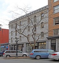 44-46 Alexander St in Vancouver, BC - Building Photo