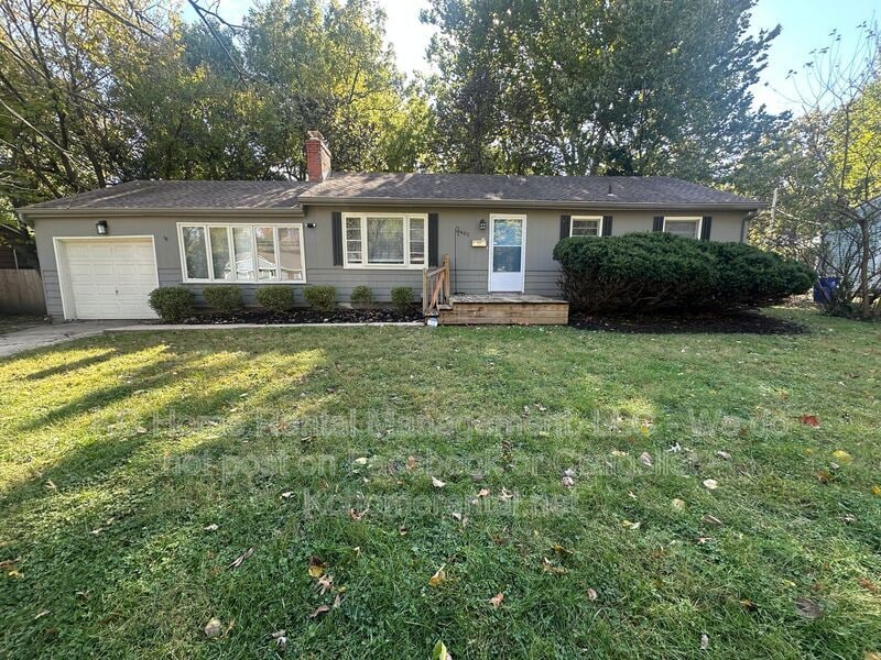 6401 W 72nd Terrace in Overland Park, KS - Building Photo