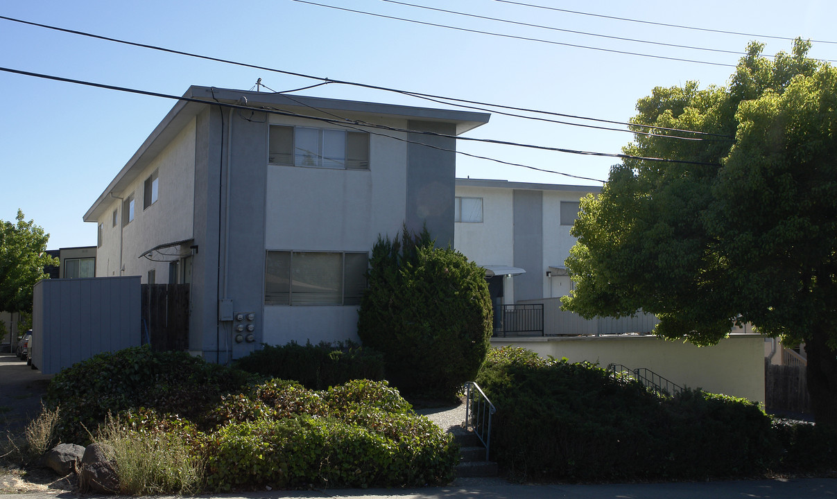 444 Corte Arango in El Sobrante, CA - Building Photo