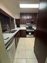 521 Locust Dr in Vallejo, CA - Building Photo - Building Photo