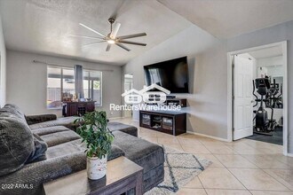 4145 W Danbury Dr in Glendale, AZ - Building Photo - Building Photo