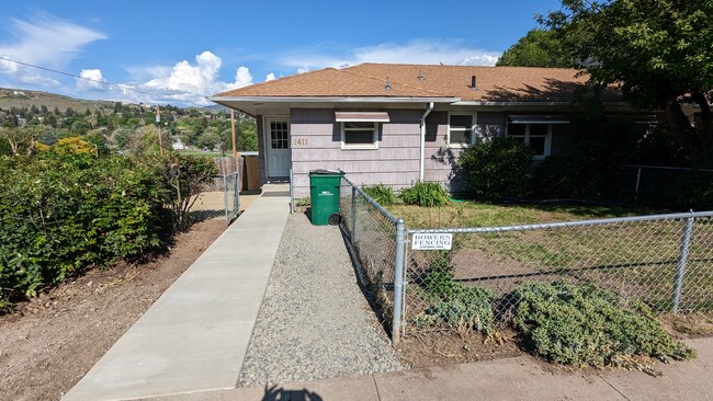 1411 Crescent Ave, Unit 1411 in Klamath Falls, OR - Foto de edificio - Building Photo