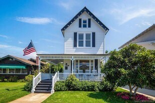 1021 E Ave in Coronado, CA - Building Photo