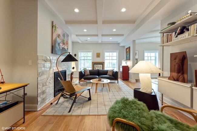 815 W Gunnison St in Chicago, IL - Building Photo - Building Photo