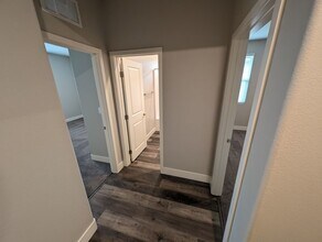 1039 Forest Falcon Dr in Henderson, NV - Building Photo - Building Photo