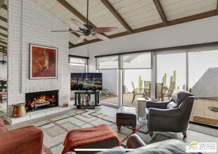 2247 Mira Monte Cir W in Palm Springs, CA - Building Photo - Building Photo