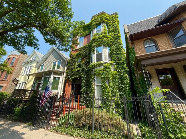 property at 1132 W Addison St