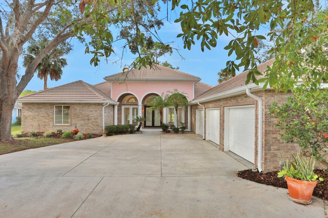 132 Mallard Ln in Daytona Beach, FL - Building Photo