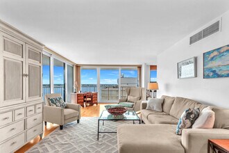 5480 N Ocean Dr in West Palm Beach, FL - Building Photo - Building Photo