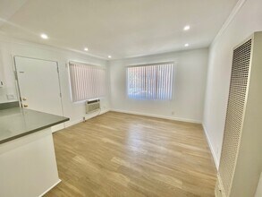 144 S Westmoreland Ave, Unit 07 in Los Angeles, CA - Building Photo - Building Photo