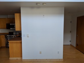 2324 1st Ave-Unit -213 in Seattle, WA - Building Photo - Building Photo