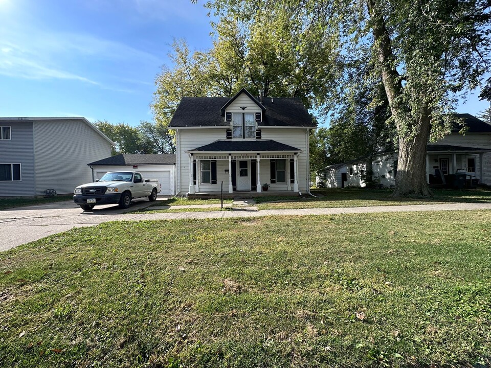 1116 Bank St in Webster City, IA - Building Photo