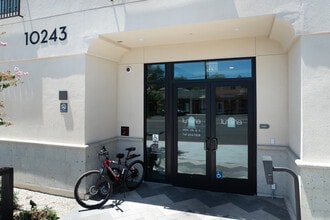 Lumina in Chatsworth, CA - Foto de edificio - Building Photo