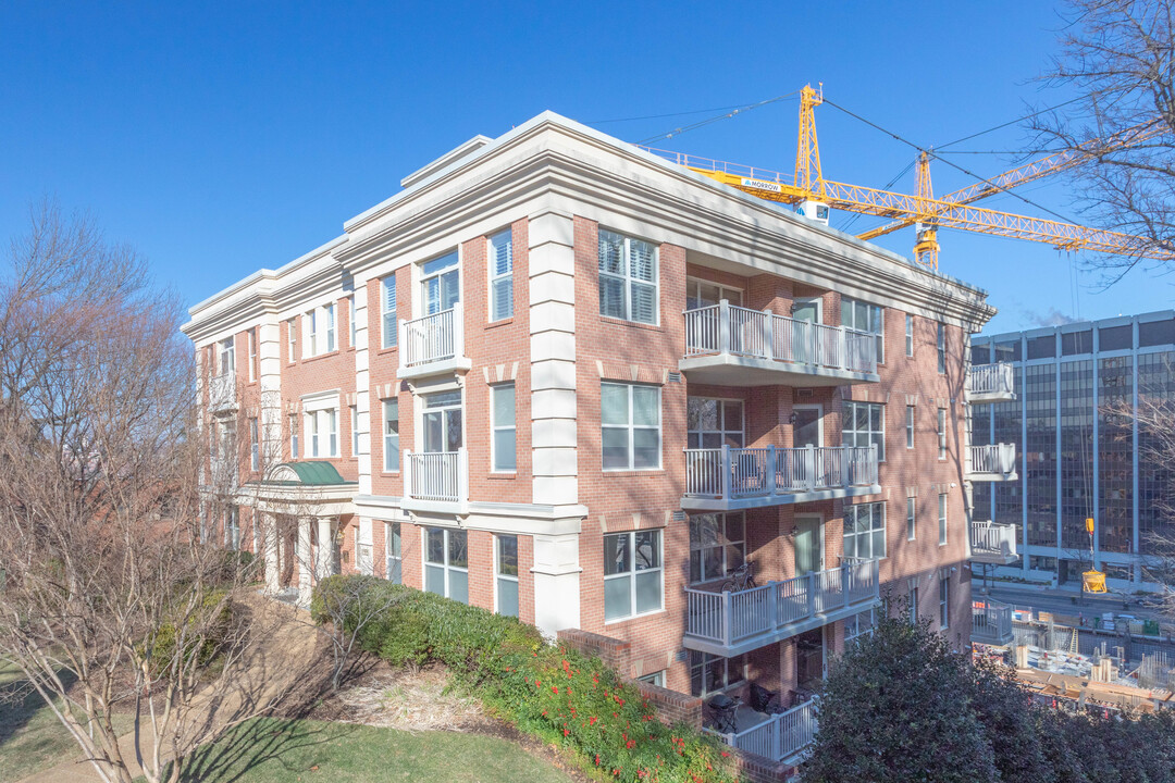 The Dakota in Arlington, VA - Building Photo