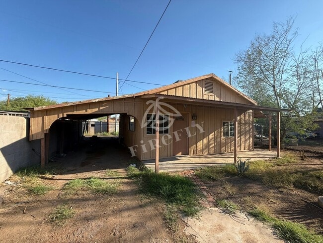 property at 1212 E Taylor St