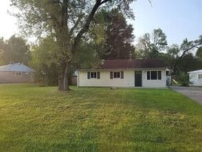 4816 Andalusia Ln in Louisville, KY - Building Photo - Building Photo