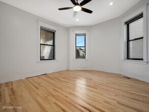 2415 W Warner Ave in Chicago, IL - Building Photo - Building Photo