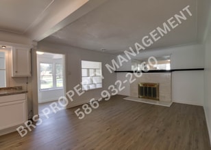 24120 Oxford St in Clinton Township, MI - Building Photo - Building Photo