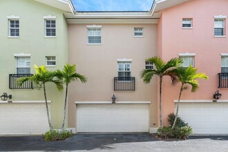 1034 E Heritage Club Cir in Delray Beach, FL - Building Photo - Building Photo