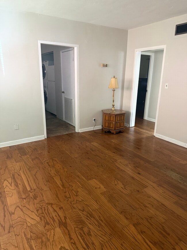 422 E Myrtle St in Philadelphia, MS - Building Photo - Building Photo