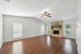 2733 E Wentwood Dr in Carrollton, TX - Building Photo - Building Photo