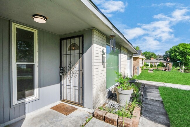 12610 Chiswick Rd in Houston, TX - Building Photo - Building Photo