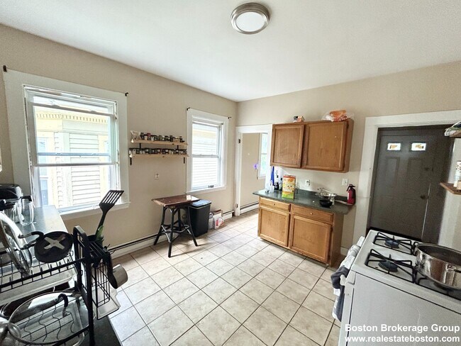 72 Calumet St, Unit 3 in Boston, MA - Building Photo - Building Photo