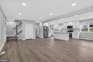 2403 Kingsway Rd in Fort Washington, MD - Building Photo