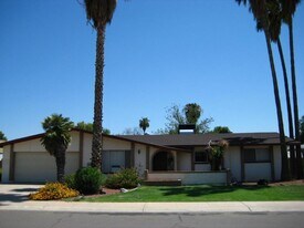 2131 E Palmcroft Dr in Tempe, AZ - Building Photo